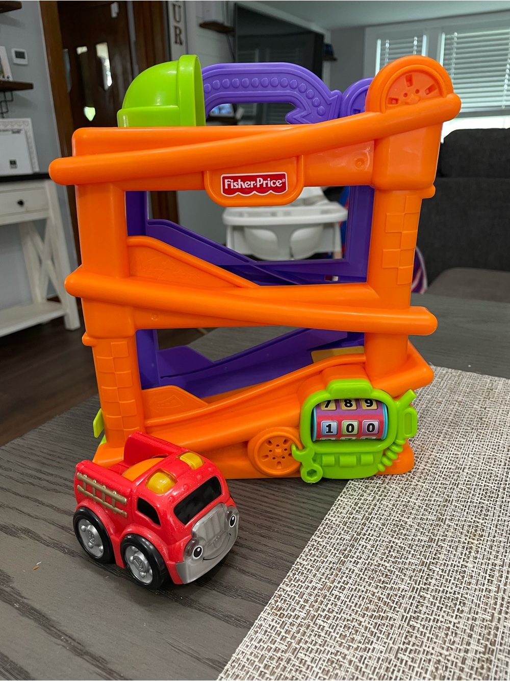 Fisher Price Lil’ Zoomers Chase n’ Race Ramp with Car